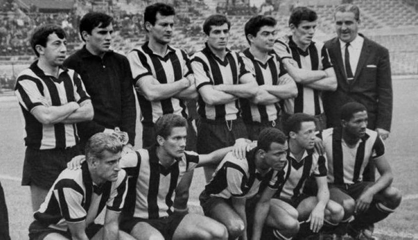 Equipo en la tercera y definitiva final. ARRIBA: Omar “Cacho” Caetano, Ladislao “El Chiquito” Mazurkiewicz, Néstor “Tito” Gonçalves, Nelson Díaz, Juan Vicente “El Paraguayo” Lezcano, Pablo Forlán, Roque Gastón Máspoli (DT). ABAJO: Julio César “Pardo” Abbadie, Pedro Virgilio Rocha “El Verdugo”, Alberto Spencer, Julio César "Pocho" Cortés, Juan Joya Cordero.