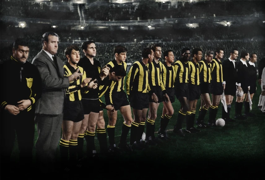El equipo que consiguió lo irrepetible. DE IZQUIERDA A DERECHA: Walter Taibo (golero suplente), Roque Gastón Máspoli (DT), Omar “Cacho” Caetano, Ladislao “El Chiquito” Mazurkiewicz, Juan Vicente “El Paraguayo” Lezcano, José Sasía, Luis Varela, Pedro Virgilio Rocha “El Verdugo”, Julio César “Pocho” Cortés, Juan Joya Cordero, Alberto Spencer, Julio César Abbadie, Néstor “Tito” Gonçalves.