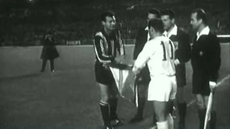 El saludo de los capitanes.