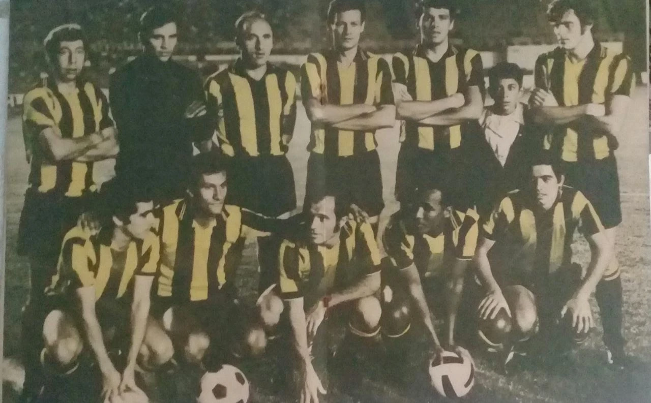 El equipo que consiguió el lauro en La Plata. ARRIBA: Omar “Cacho” Caetano, Ladislao “El Chiquito” Mazurkiewicz, Roberto Matosas, Néstor Gonçalves, Elías Figueroa, Pablo Forlán. ABAJO: Nilo Acuña, Pedro Virgilio Rocha “El Verdugo”, Ermindo Onega, Alberto Spencer, Julio Losada.