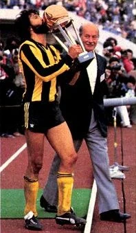 El “Indio” recibiendo la Intercontinental.